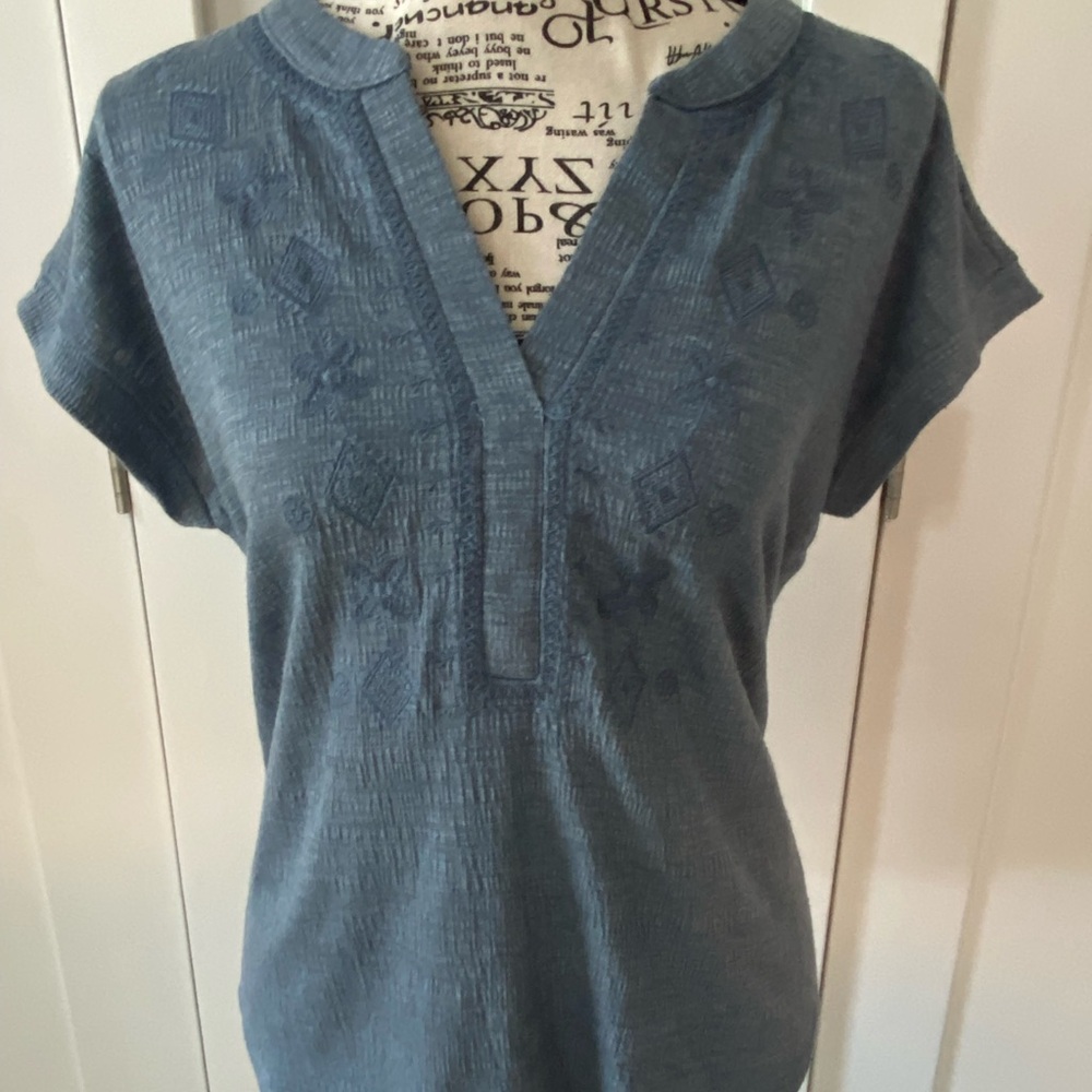 Cable & Gauge Slate Blue Embroidered Blouse